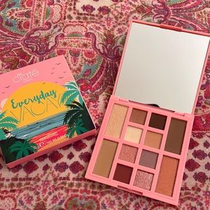 Ciaté Everyday Vacay Eyeshadow Palette